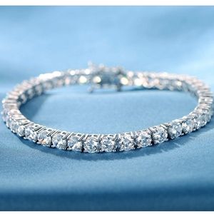 18K White Gold Plated 4.0 Round Cubic Zirconia Cla